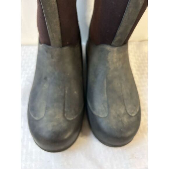 Bogs Kneoclse solid black boots youth 6 (scuffs) - Picture 4 of 9